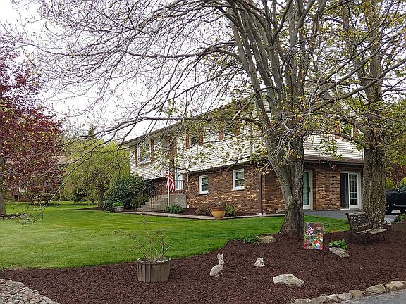 5th image of 36 Hilltop Dr