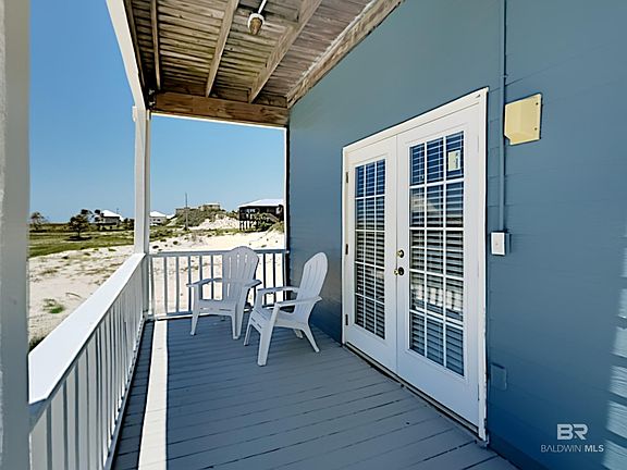 3rd image of 421 S Breakers Ln