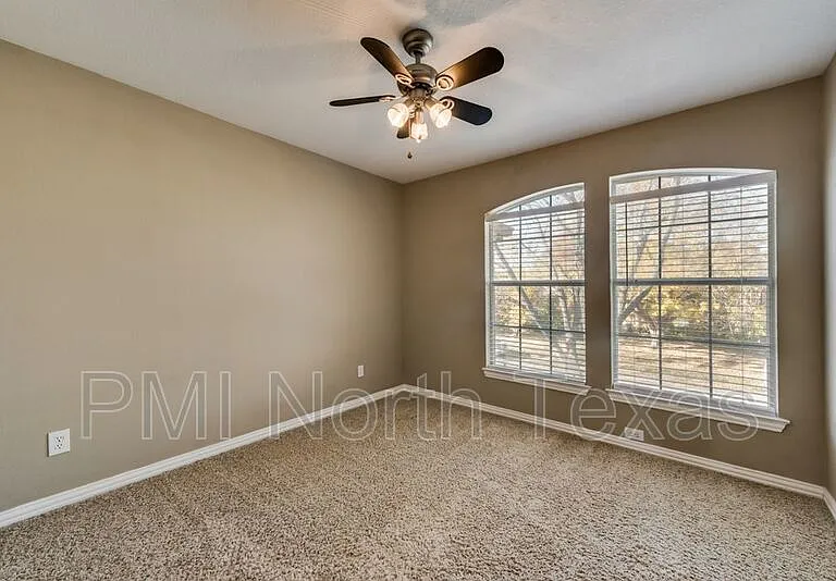 6000 Charleston Dr — Photo 16