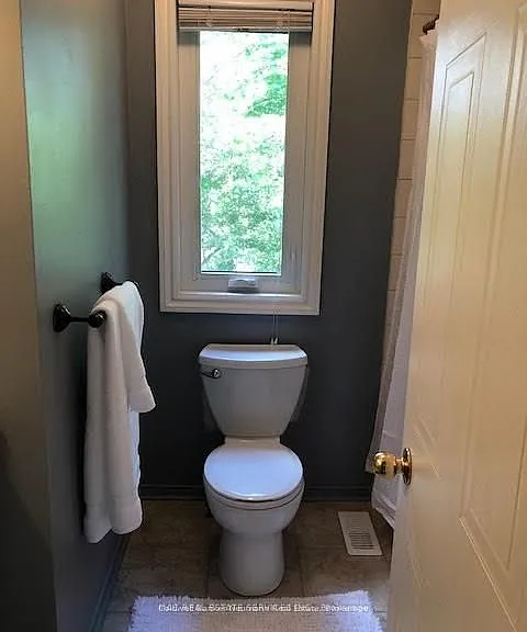 302 College Ave W #3 — Photo 8