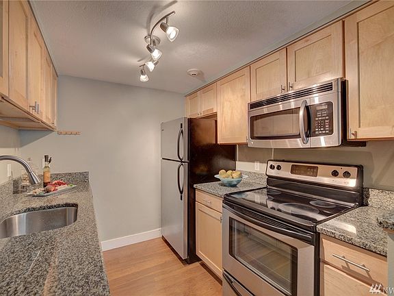 4th image of 15819 NE Leary Way APT D303