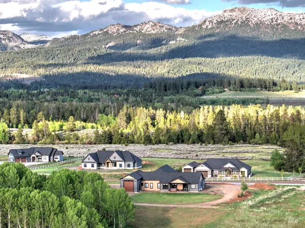 13903 Sky View Ct, McCall, ID 83638