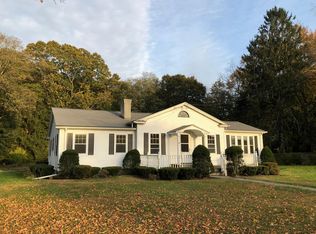 106 Oswegatchie Rd, Waterford, CT 06385