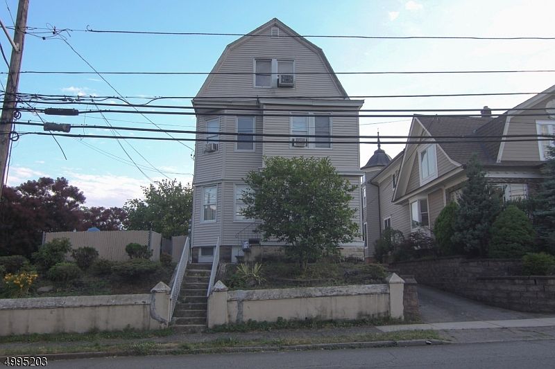 1st image of 293 Joralemon St #1