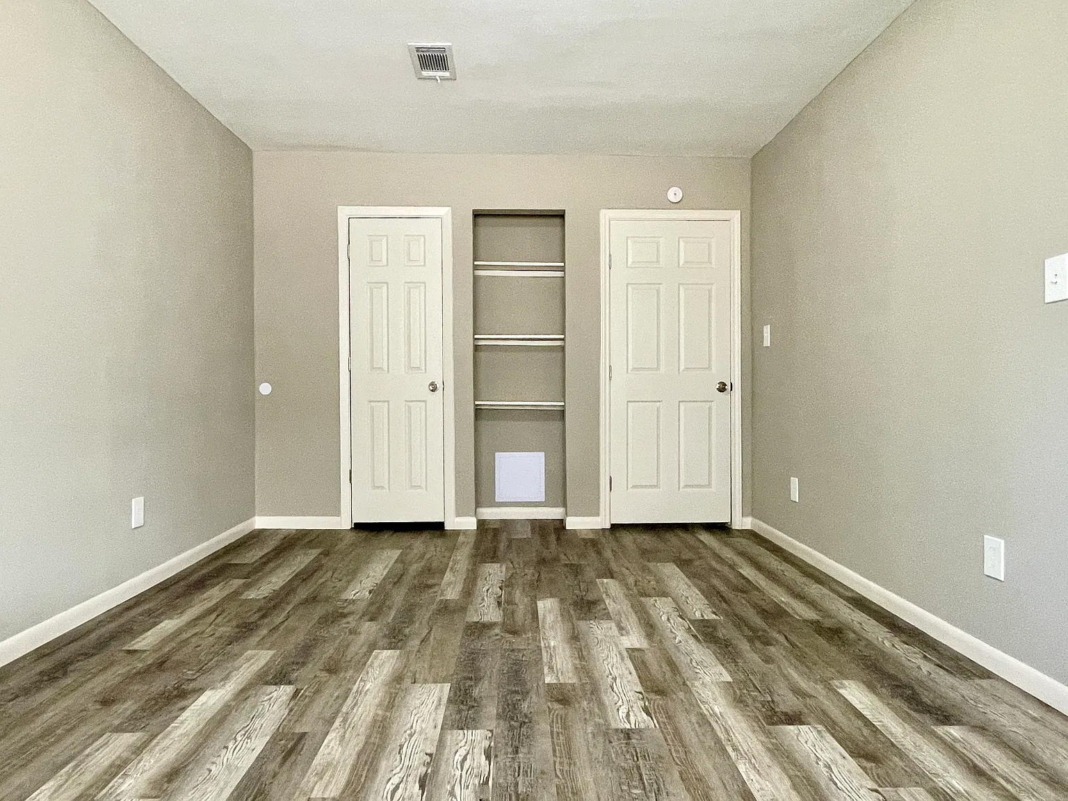 4 bed, 1124 sqft, $1,850 — Photo 1