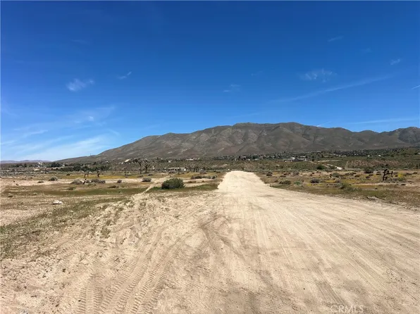 7805 Deep Creek Rd, Apple Valley, CA 92308