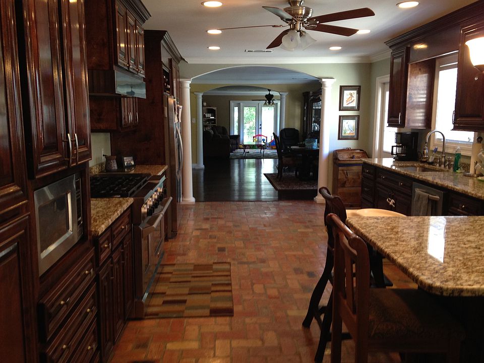 2nd image of 1405 Seacliffe Dr