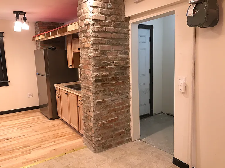 9616 S Exchange Ave #1R — Photo 6
