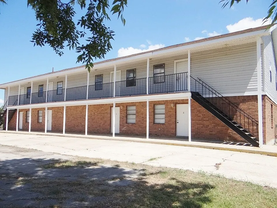 3521 Central Blvd