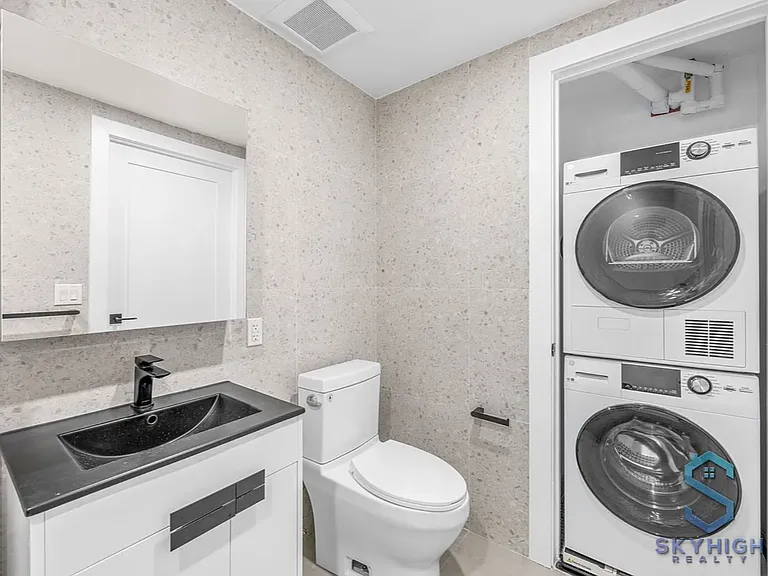 134 Erasmus St #4BB — Photo 10