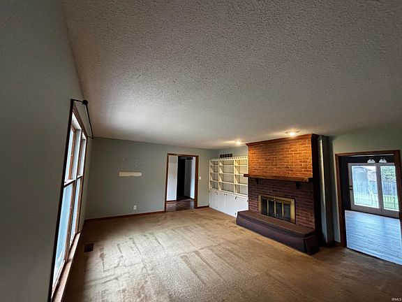 3rd image of 10344 Tecumseh Dr