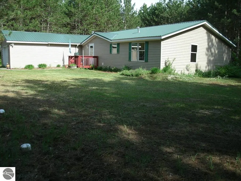 4108 Twin Lake Rd NE photo 1