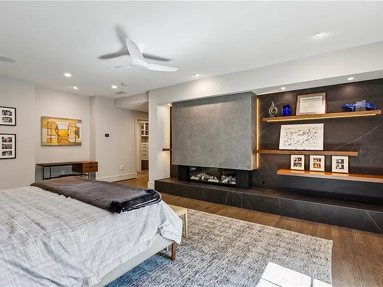 2525 Peachtree Rd NE #32 — Photo 24