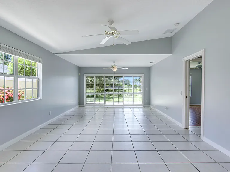 10870 SW Dardanelle Dr — Photo 24