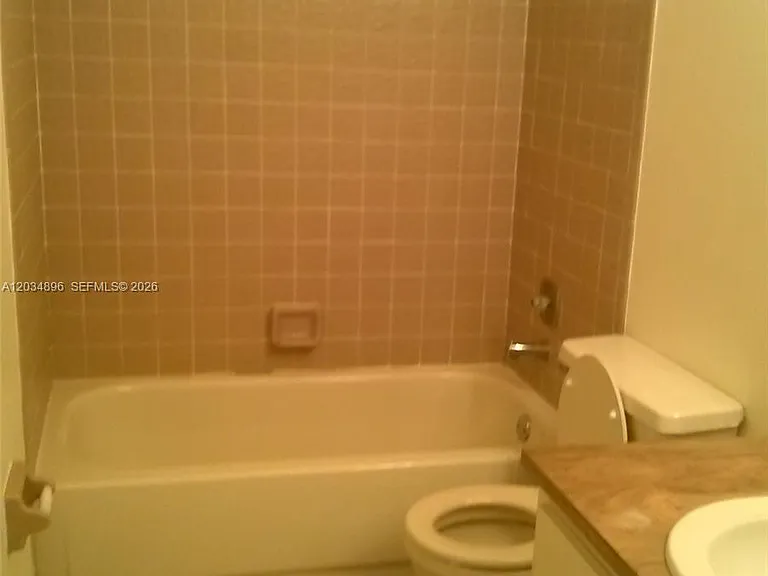 3819 SW 69th Ave #14-L — Photo 2