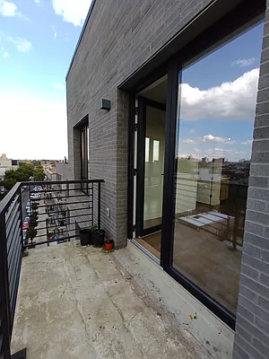 Rented by City Vista Inc | media 11