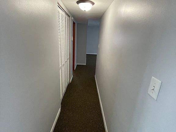 4th image of 372 Greenbay Ave APT 1