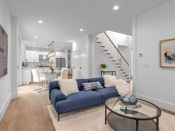 5th image of 3 Belair Dr
