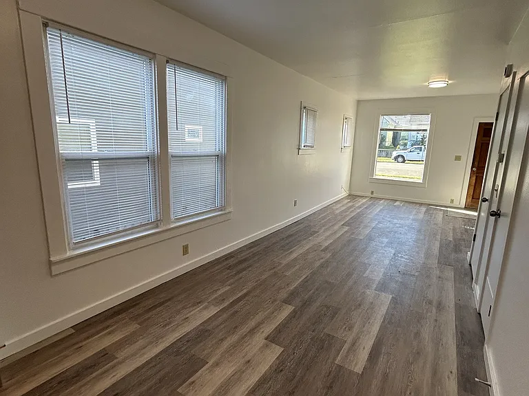 2307 Rockefeller Ave #2307 — Photo 4