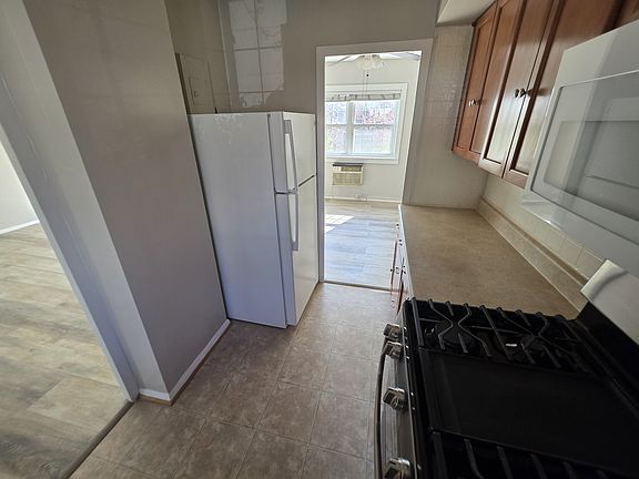 4th image of 3405 Martha Custis Dr