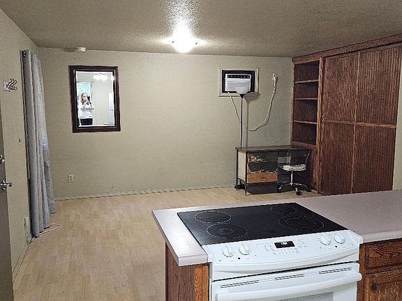 3rd image of 73 Wimer St