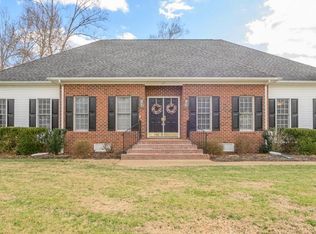 8001 Longfellow Pl, Midlothian, VA 23112