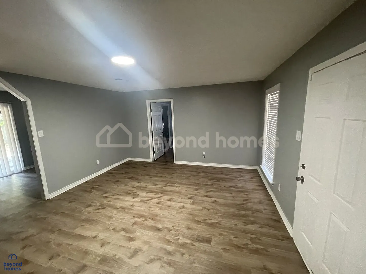 Modernized & Move-In Ready in Sherwood! — Photo 4