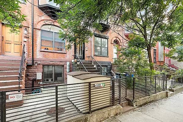 Rented by Safdie Realty Group | media 8