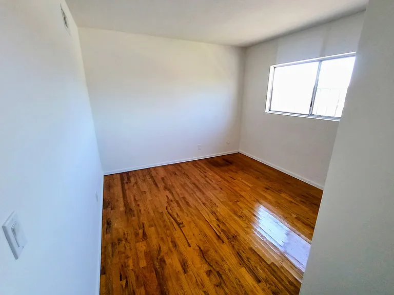 5314 W 138th St — Photo 31