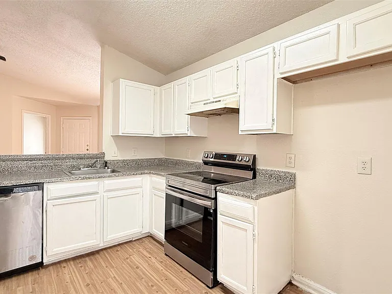 4626 Callery Creek Dr — Photo 6
