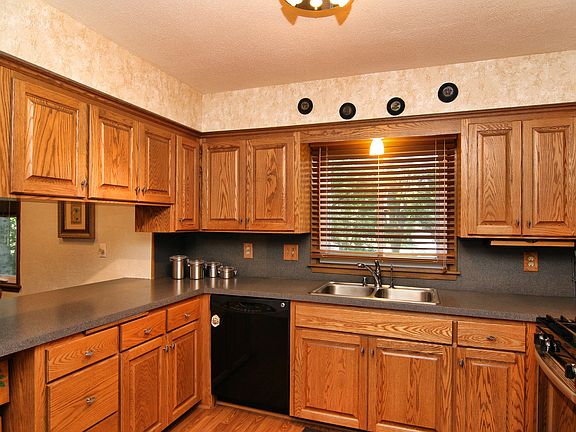 5th image of 3315 Highland Dr