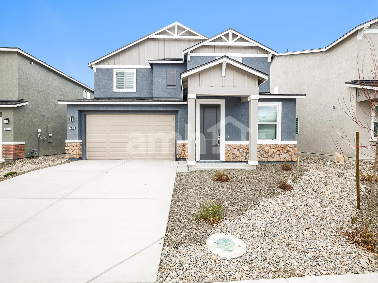 3 bed, 2.5 bath, 2069 sqft, $3,035 — Photo 1
