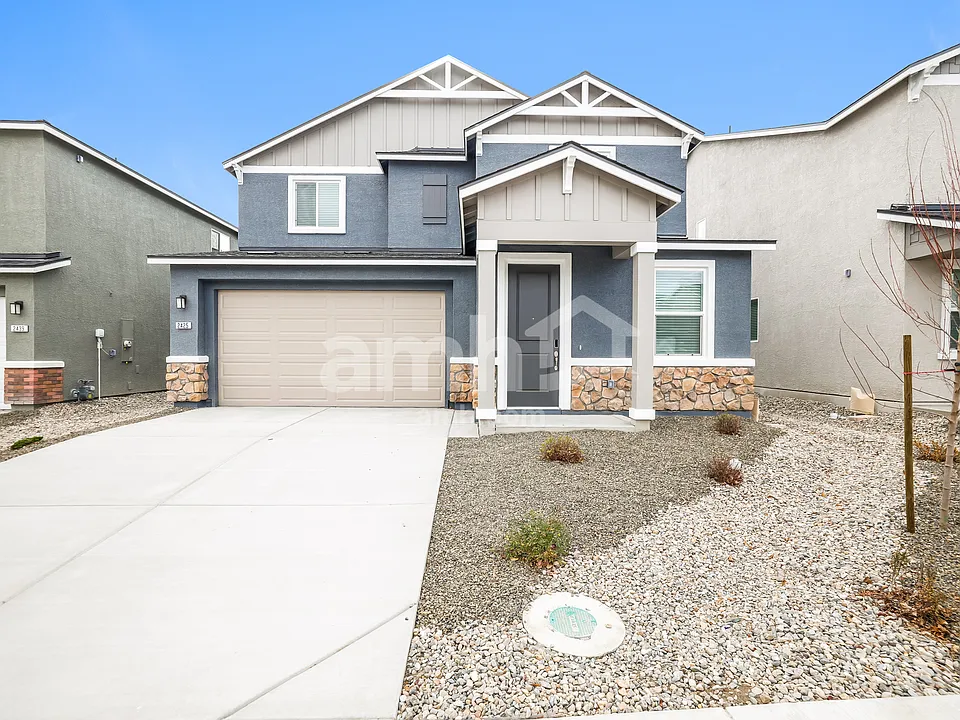 2425 Dolly Ave