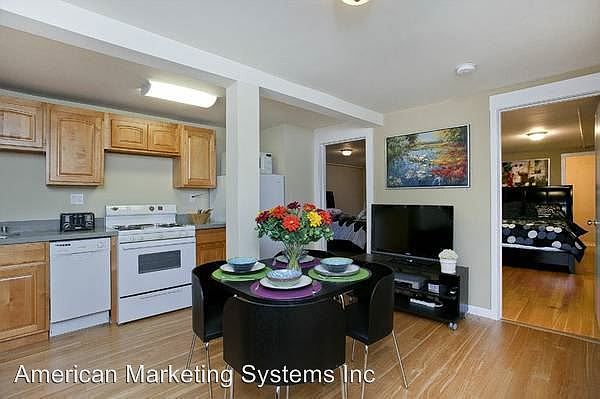 1st image of 439A Broderick St