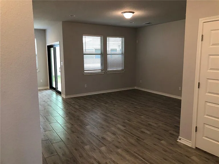 2329 Pecan Island Dr — Photo 7