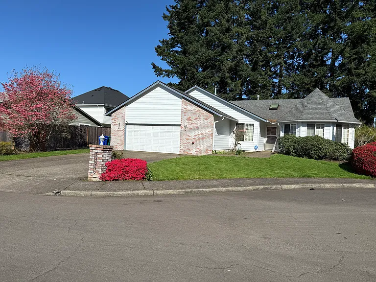14292 SE Sieben Park Way — Photo 1