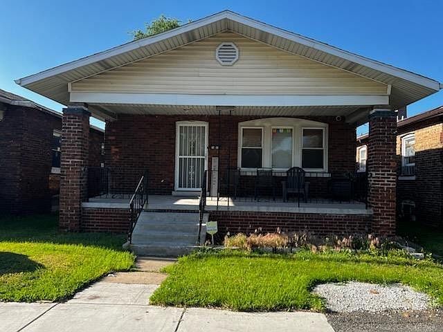 1st image of 1504 E Columbus Dr