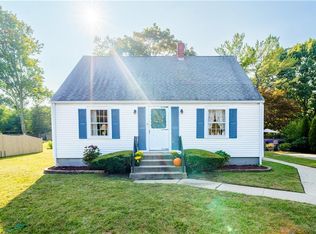 35 Nausauket Rd, Warwick, RI 02886