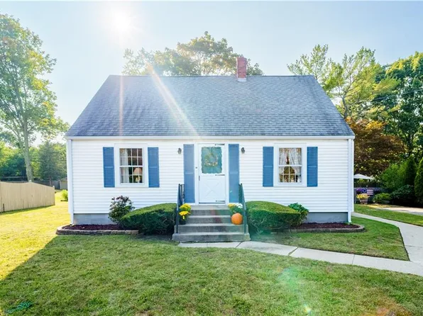 35 Nausauket Rd, Warwick, RI 02886