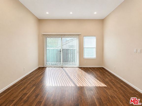 2nd image of 18645 Hatteras St Unit 263