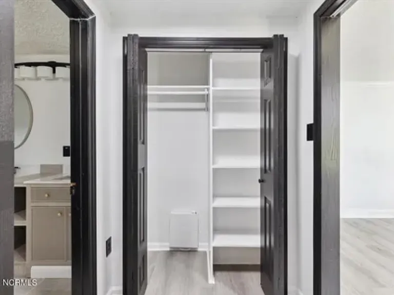 805 Nile St — Photo 12