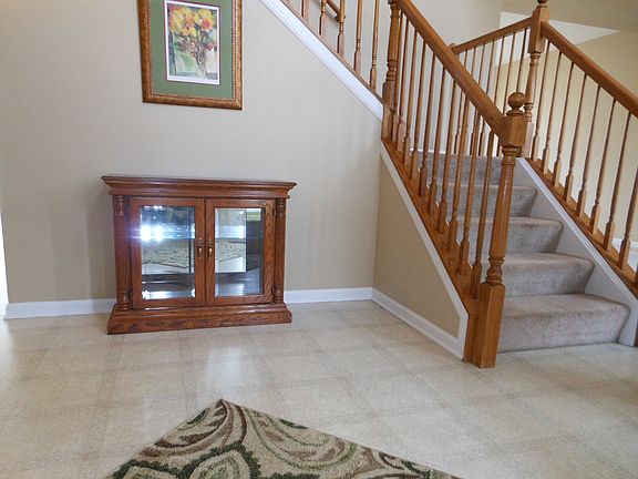 2nd image of 142 Leadville Ln