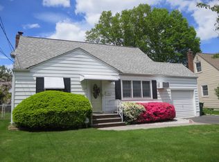 372 Amherst Rd, Linden, NJ 07036