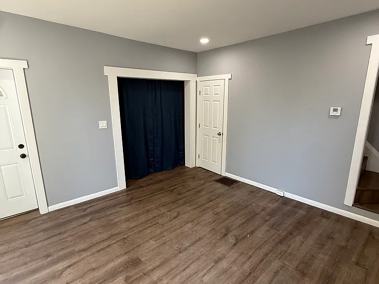 748 Campbell Ave — Photo 3