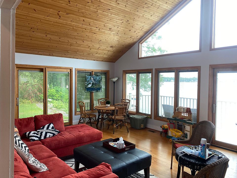 1st image of 44566 Woodman Dr