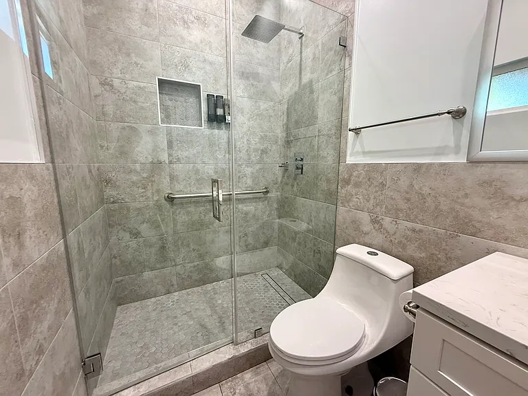 2428 N Lincoln St #101 — Photo 21