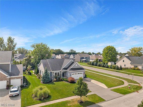 3rd image of 36505 Capri Ln
