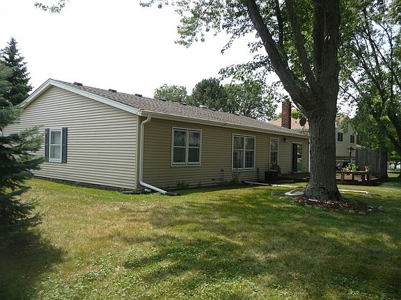5th image of 792 Saratoga Ln