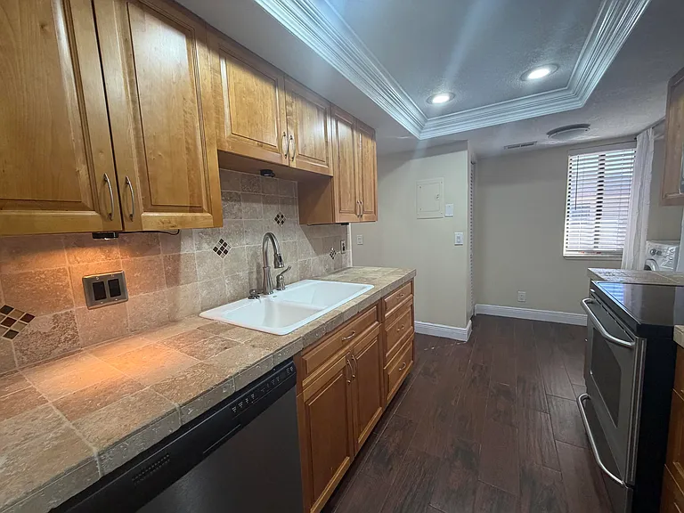 12661 Westhampton Cir — Photo 20