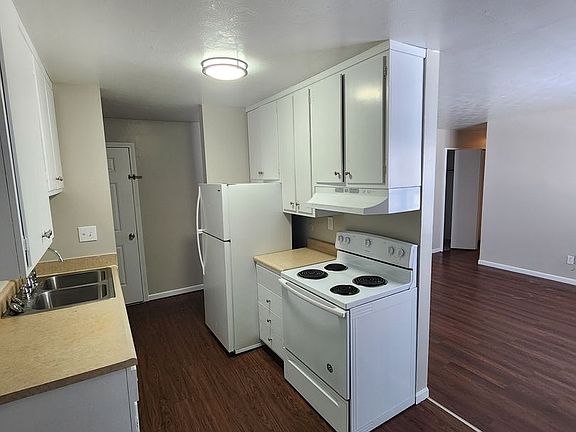 3rd image of 614 S Washington St #7